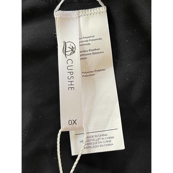 Cupshe Women's Black Floral‎ One Piece Swimsuit Size 0X - Picture 3 of 3